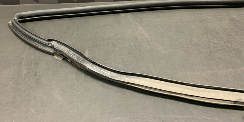 2006 PORSCHE CAYMAN S 987 OEM DRIVER DOOR WEATHER STRIP SEAL GASKET