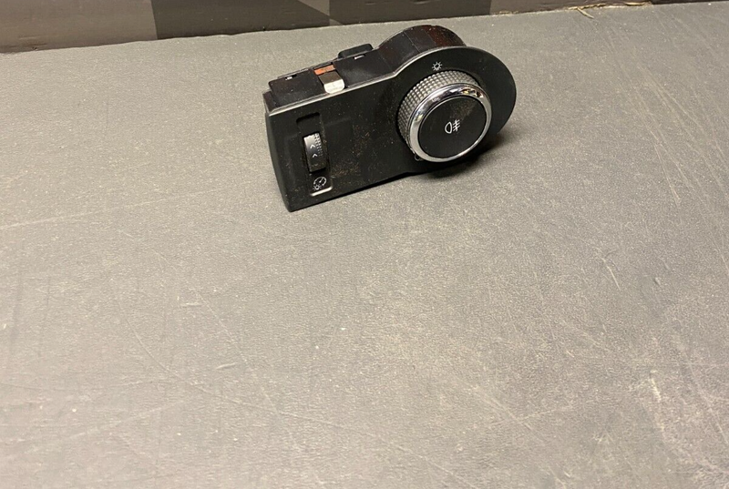 2014 CAMARO 1LE OEM HEADLIGHT SWITCH USED