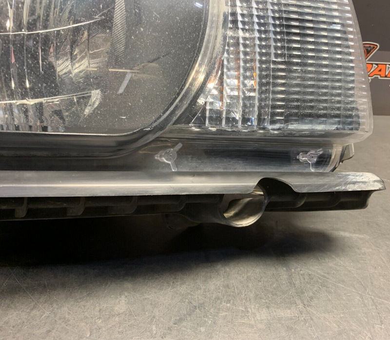 2010 CAMARO SS OEM RH PASSENGER HEADLIGHT HALOGEN