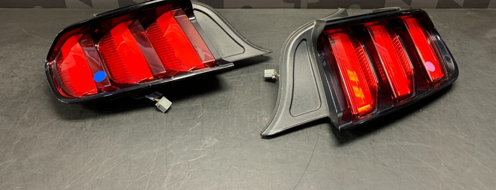 2017 FORD MUSTANG GT OEM TAIL LIGHTS PAIR USED