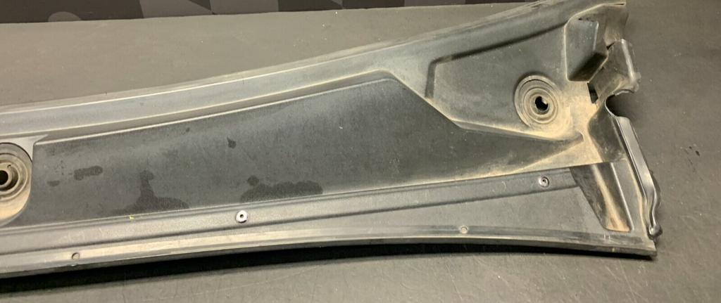 2011 CADILLAC CTS-V CTS V SEDAN OEM windshield wiper cowl