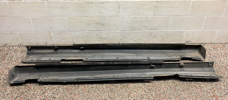 2004 PONTIAC GTO OEM SIDE SKIRTS DRIVER PASSENGER ROCKER MOULDINGS