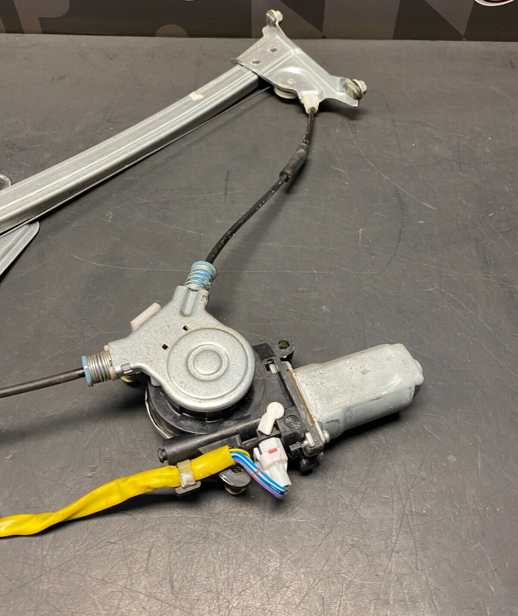 2005 HONDA S2000 AP2 OEM DRIVER LH WINDOW REGULATOR USED