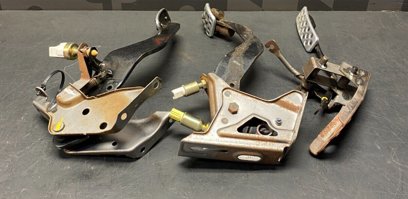 2004 HONDA S2000 AP2 OEM PEDAL SET GAS PEDAL BRAKE PEDAL CLUTCH PEDAL USED