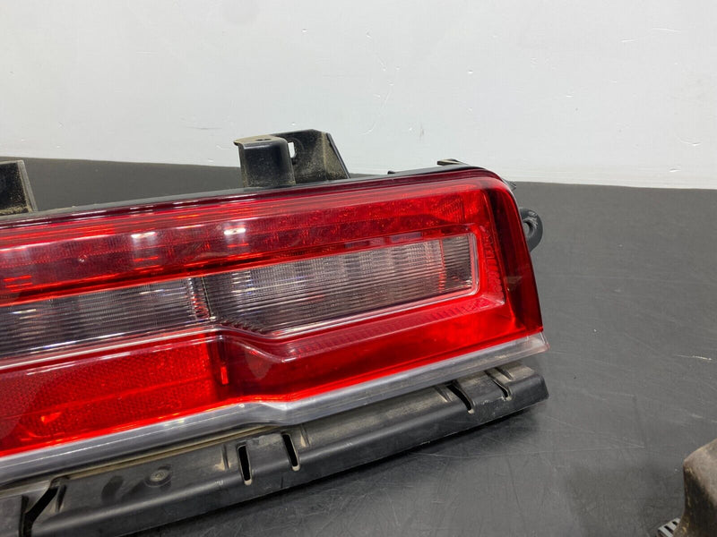 2015 CHEVROLET CAMARO SS OEM LED TAIL LIGHT PAIR DRIVER PASSENGER LIGHTS USED