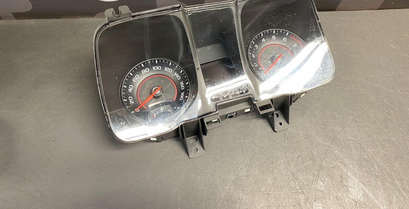 2015 CHEVROLET CAMARO SS OEM GAUGE CLUSTER INSTRUMENT CLUSTER USED