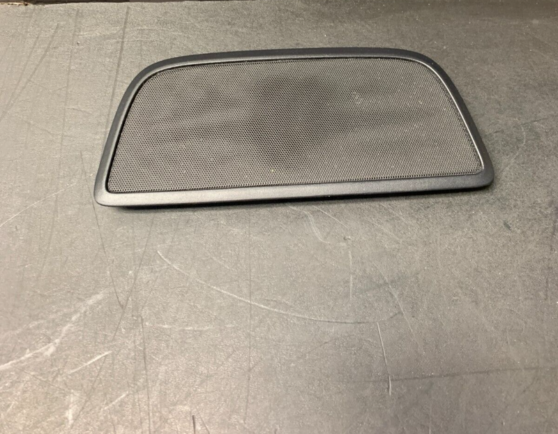 2010 CAMARO SS OEM CENTER CHANNEL SPEAKER COVER USED