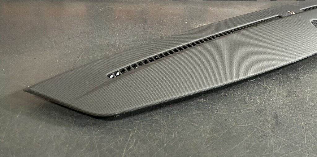 2004 CADILLAC CTS V CTS-V OEM FRONT DASH COVER PANEL DEFROSTER VENT USED