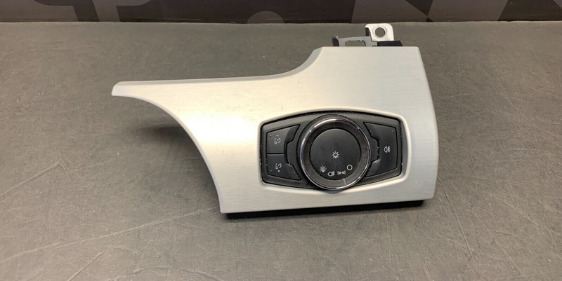 2015 FORD MUSTANG GT COUPE OEM DASH TRIM W/ HEADLIGHT SWITCH