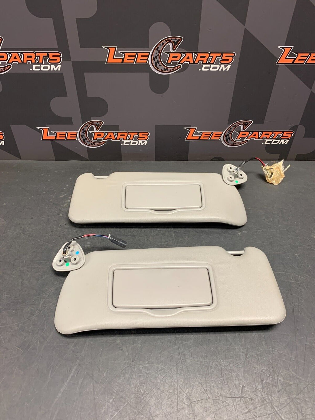 2004 CADILLAC CTS V CTS-V SUNVISORS PAIR GARAGE BUTTONS OEM 74k MILES!