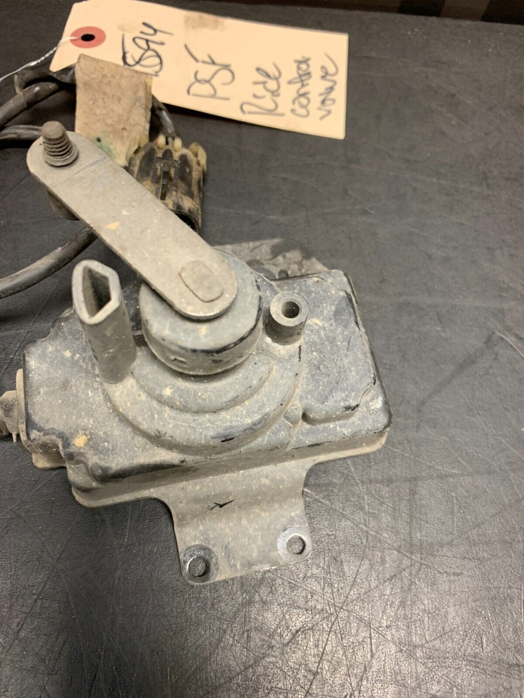 1998 CORVETTE C5 OEM OEM PASSENGER FRONT RIDE HEIGHT SENSOR 22K MILES