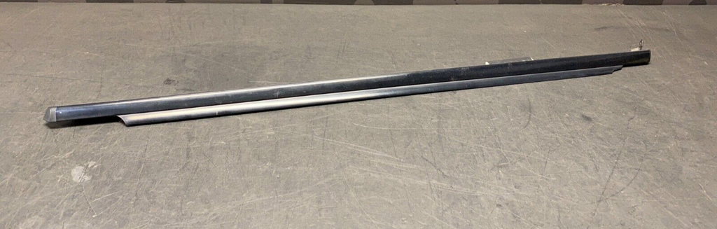 2004 HONDA S2000 AP2 OEM PASSENGER RH UPPER DOOR TRIM BELT MOLDING USED