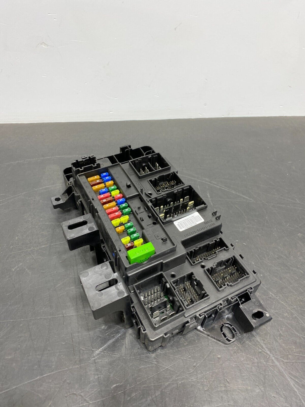 2015 FORD MUSTANG GT OEM FUSE BOX INTERIOR FUSE BOX ASSEMBLY USED