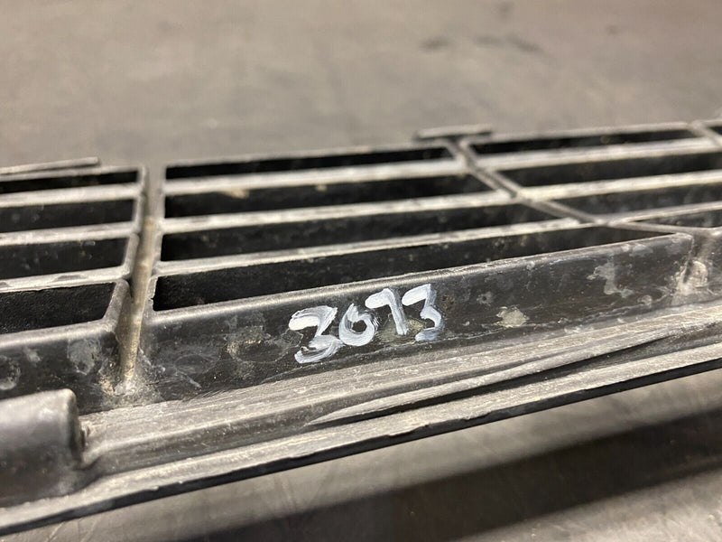 2011 CAMARO SS OEM  LOWER FRONT BUMPER GRILL ASSEMBLY USED