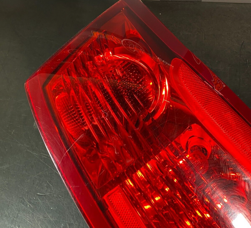 2004 CADILLAC CTS V CTS-V OEM PASSENGER RH TAIL LIGHT USED