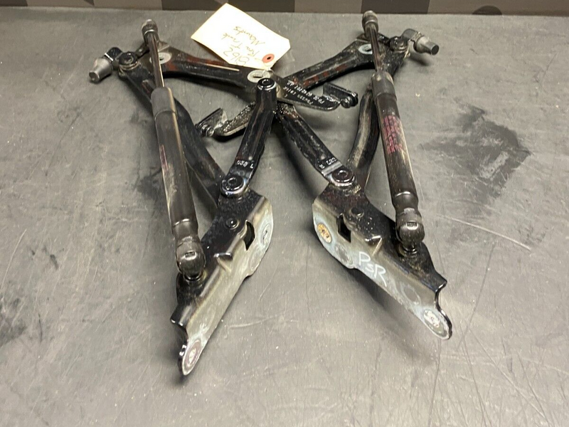 2018 FORD MUSTANG GT OEM REAR TRUNK DECKLID HINGES PAIR DR PS USED