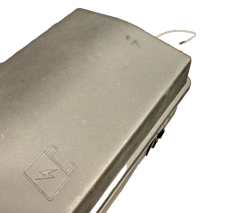 2014 CAMARO SS CONVERTIBLE OEM ENGINE BAY FUSE BOX
