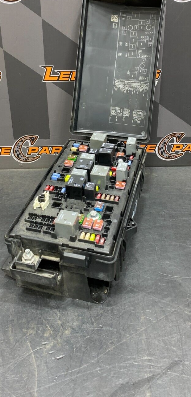 2014 CAMARO ZL1 OEM ENGINE BAY FUSE BOX ASSEMBLY 22760637 USED