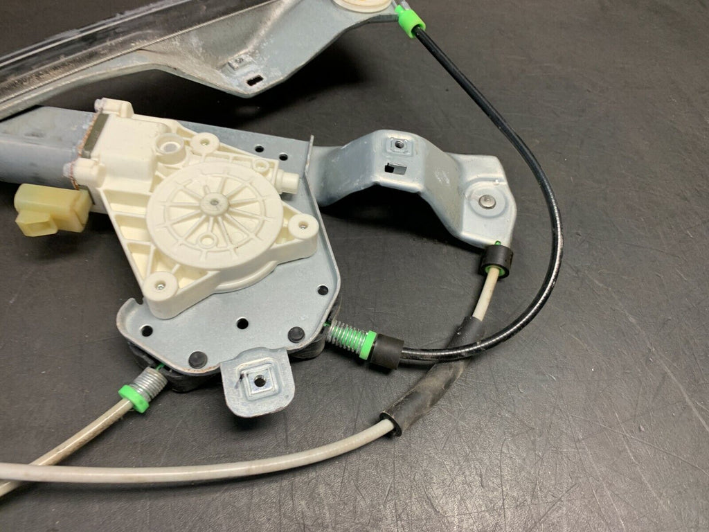 2009 PONTIAC G8 GT OEM PASSENGER FRONT WINDOW MOTOR REGULATOR