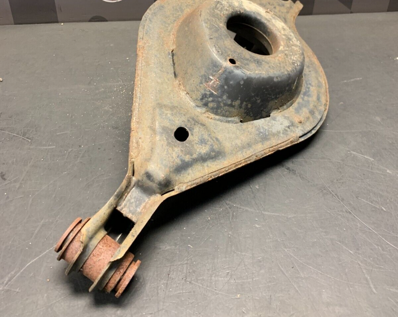 2010 CADILLAC CTSV CTS-V  DRIVER REAR LOWER CONTROL ARM SPRING SEAT USED OEM