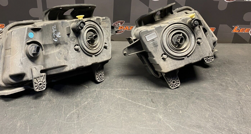 2011 CAMARO SS OEM HEADLIGHTS PAIR DR PS USED