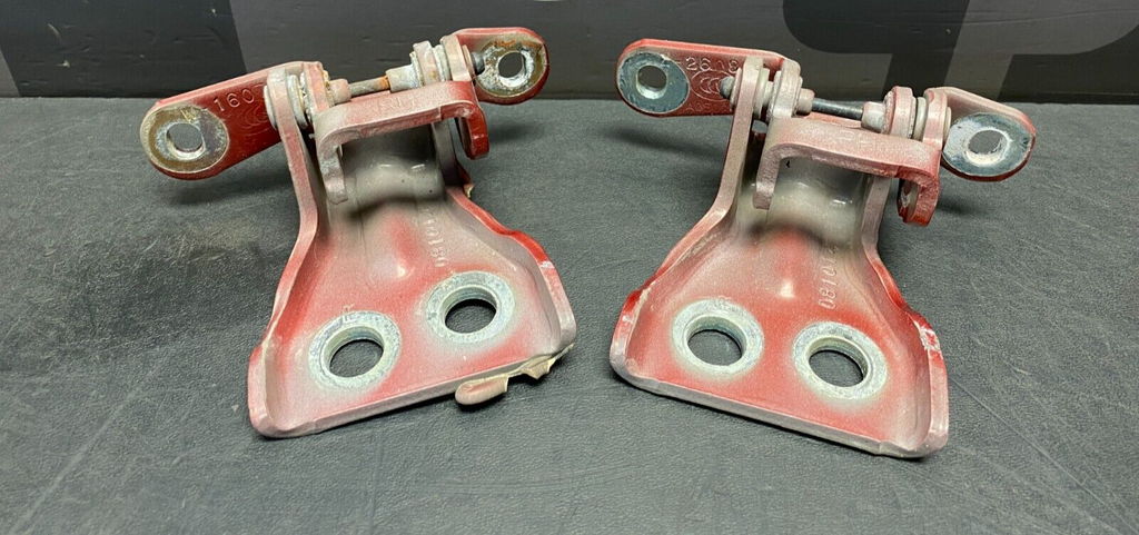 2015 CHEVROLET SS SEDAN OEM PASSENGER RH FRONT DOOR HINGE PAIR USED