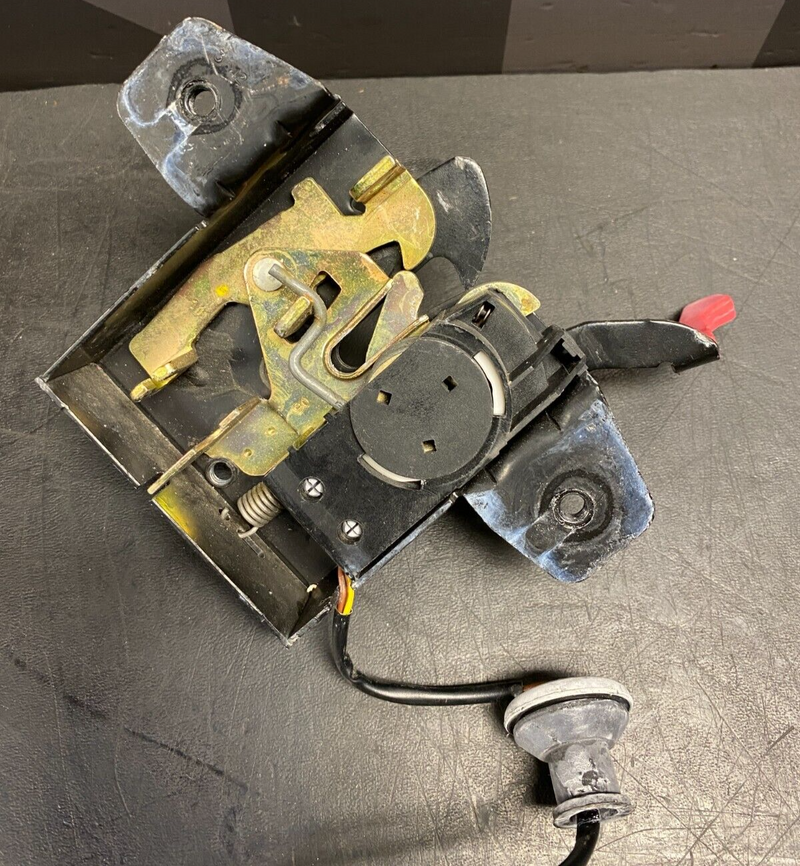 2004 PORSCHE 911 GT3 OEM FRONT HOOD LATCH BONNET LATCH USED