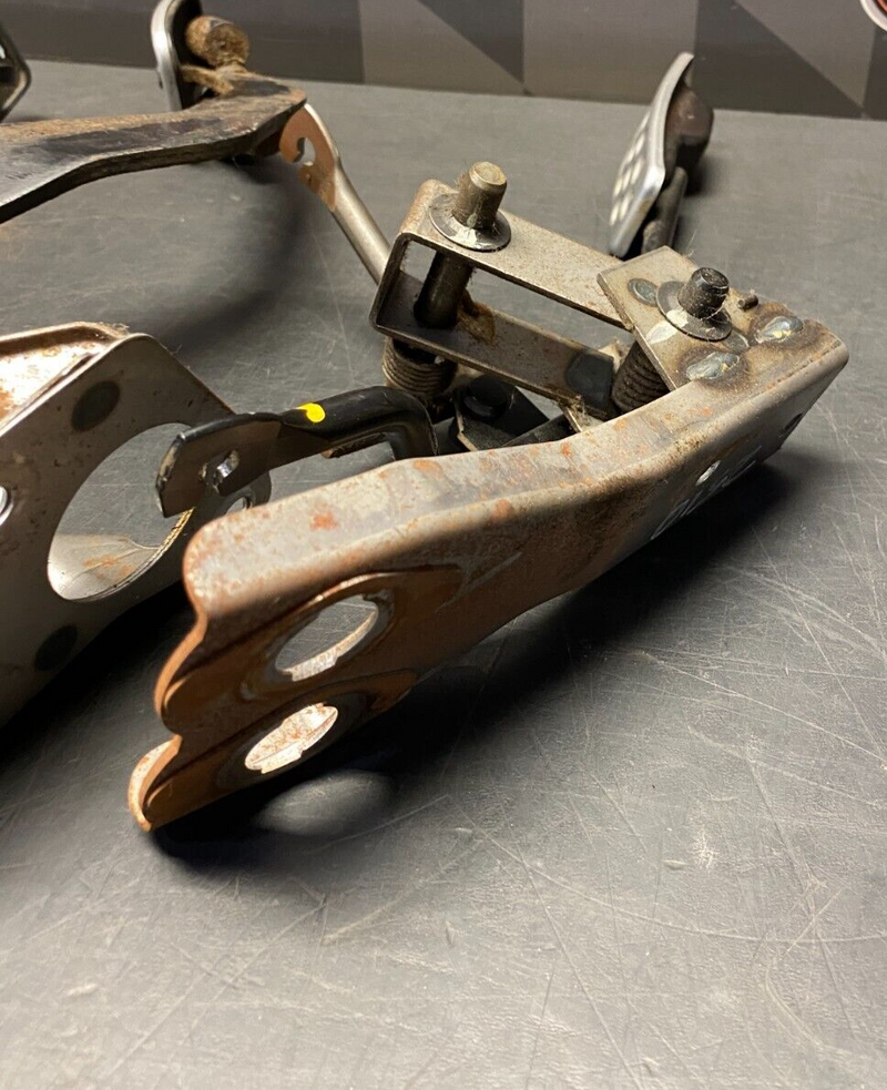 2004 HONDA S2000 AP2 OEM PEDAL SET GAS PEDAL BRAKE PEDAL CLUTCH PEDAL USED