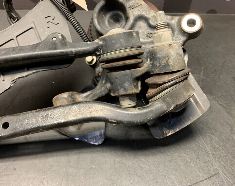 2019 FORD MUSTANG GT OEM PASSENGER FRONT KNUCKLE CORNER CONTROL ARMS USED