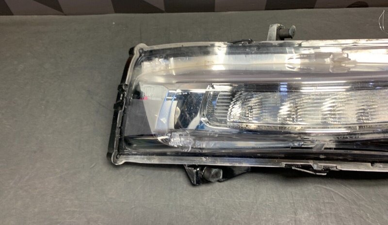 2019 FORD MUSTANG GT OEM DRIVER FRONT DRL RUNNING LIGHT -DAMAGE-