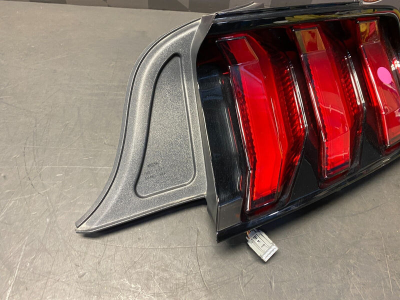 2019 FORD MUSTANG GT PP1 OEM PASSENGER RH REAR TAIL LIGHT TAIL LAMP USED