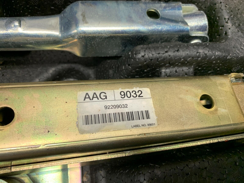 2005 PONTIAC GTO OEM SPARE JACK W/ TRUNK FOAM