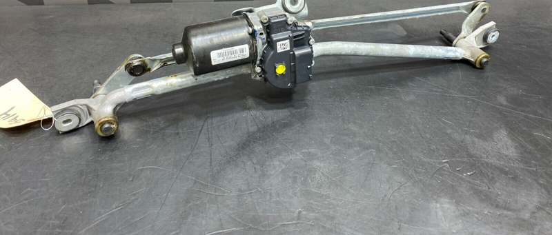 2016 FORD MUSTANG GT350R OEM WINDSHIELD WIPER MOTOR WITH LINKAGE USED