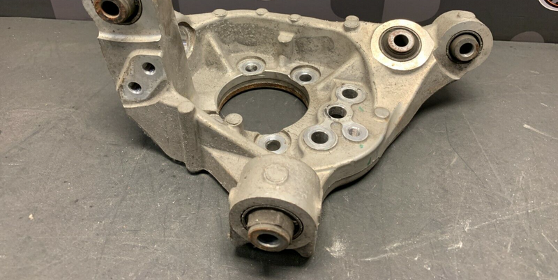 NISSAN R35 GTR OEM DRIVER REAR KUNCKLE SPINDLE