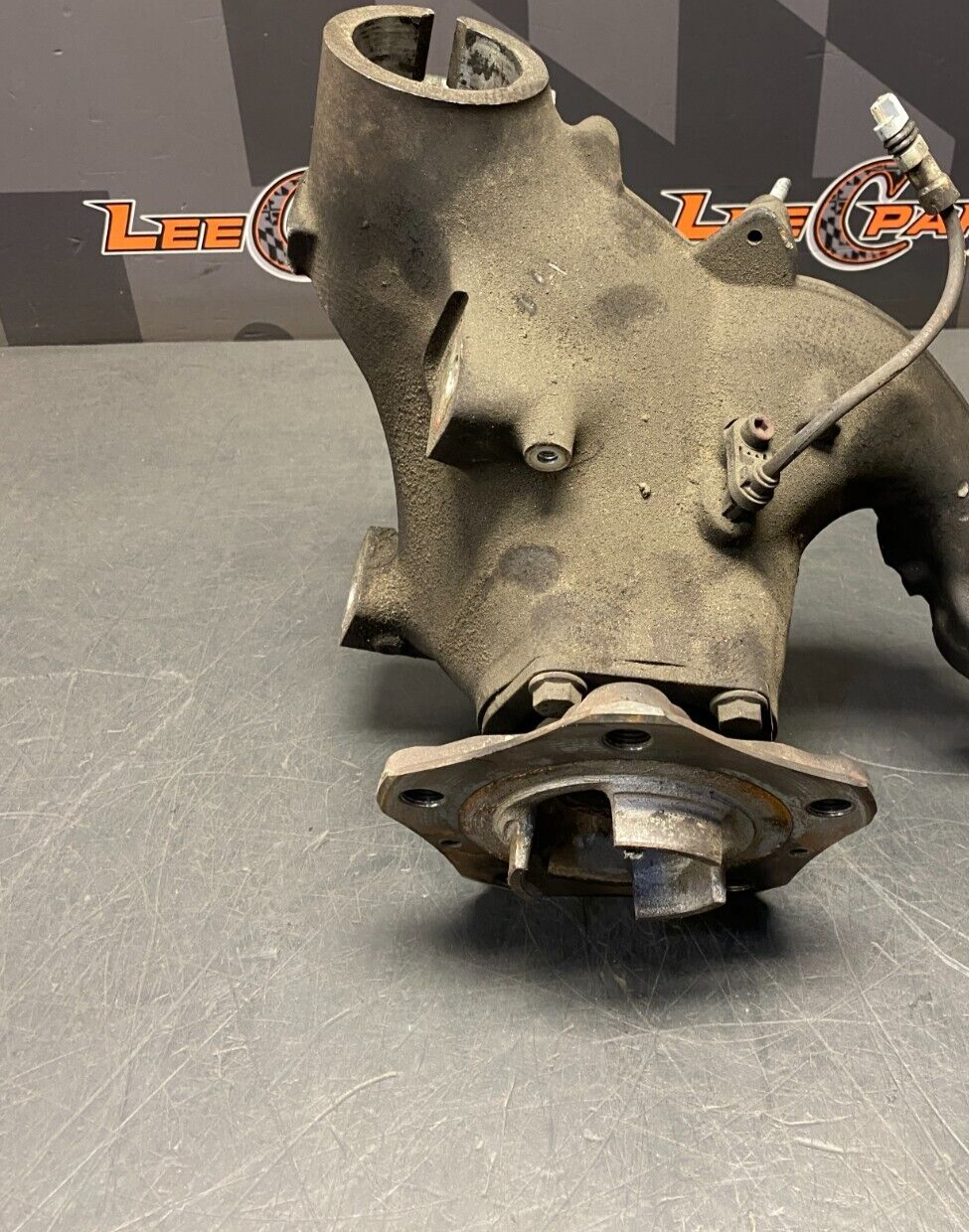 2007 PORSCHE 911 TURBO 997.1 OEM PASSENGER RH FRONT HUB SPINDLE USED