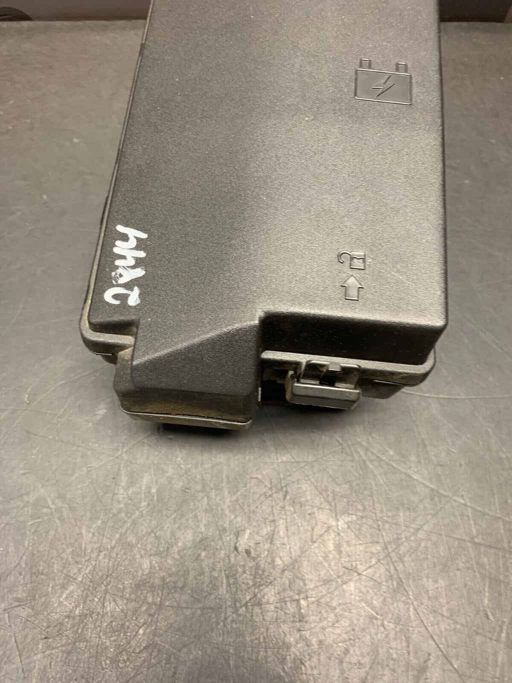 2015 CAMARO SS OEM ENGINE BAY FUSE BOX PANEL