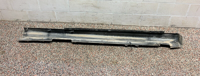 2006 PONTIAC GTO OEM LH DRIVER SIDE SKIRT ROCKER MOULDING