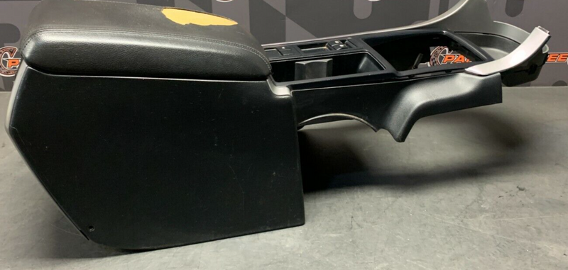 2004 PONTIAC GTO OEM CENTER CONSOLE