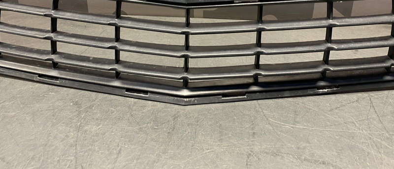 2011 CAMARO SS OEM  LOWER FRONT BUMPER GRILL ASSEMBLY USED