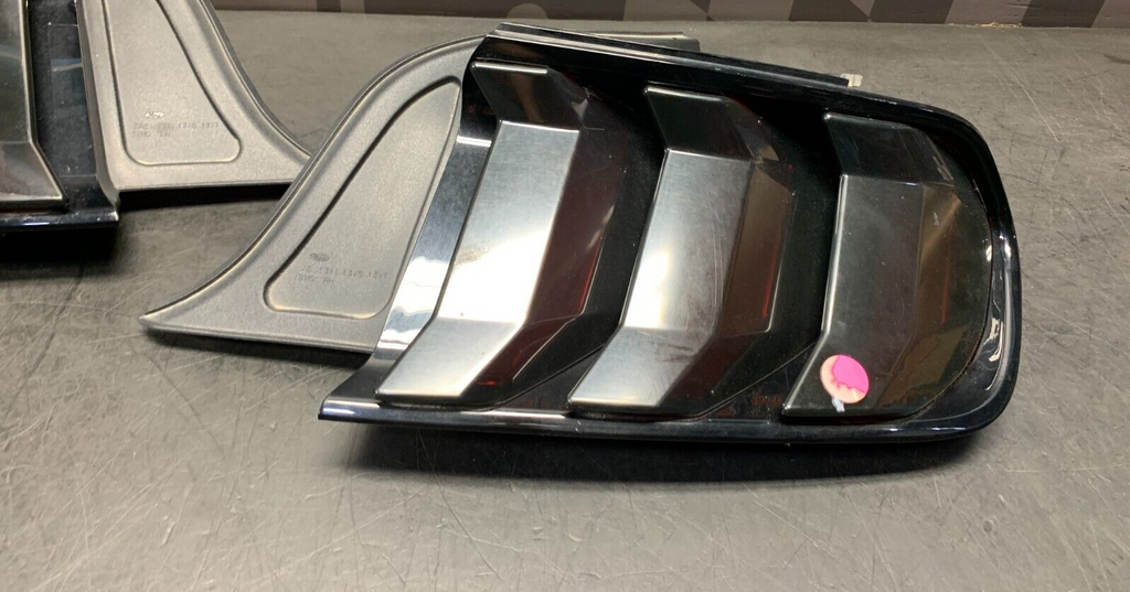 2019 FORD MUSTANG GT OEM TAIL LIGHTS TINTED USED