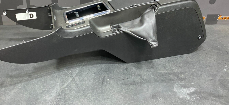 2012 FORD MUSTANG GT OEM CENTER CONSOLE ASSEMBLY SHIFTER SURROUND USED