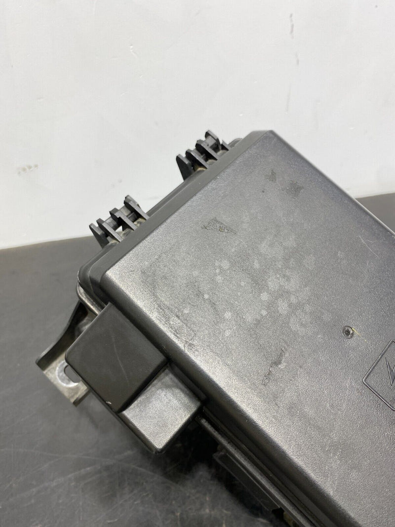 2006 CORVETTE C6 OEM ENGINE BAY FUSE BOX ASSEMBLY USED