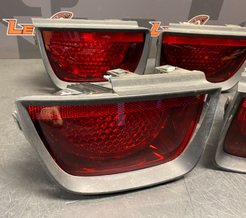 2010 CHEVROLET CAMARO SS OEM TAIL LIGHT ASSEMBLY WITH TRIM RING BEZELS USED