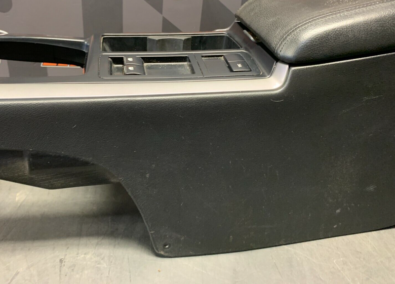 2005 PONTIAC GTO OEM CENTER CONSOLE