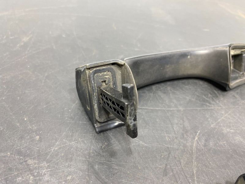 2015 FORD MUSTANG GT OEM PASSENGER RH EXTERIOR DOOR HANDLE USED