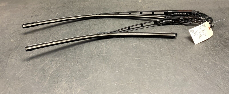 2012 AUDI R8 GT V10 OEM WINDSHIELD WIPER BLADES ARMS PAIR USED