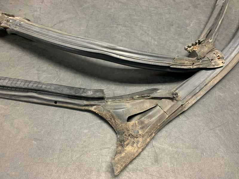 2001 PONTIAC FIREBIRD LS1 OEM DRIVER WEATHER STRIP MOULDING