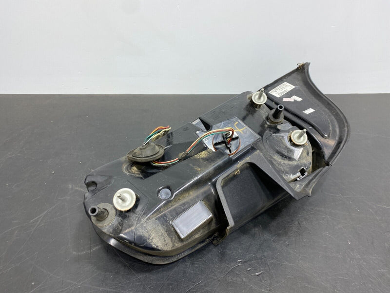 2015 FORD MUSTANG GT OEM DRIVER LH TAIL LIGHT TAILLIGHT ASSEMBLY USED
