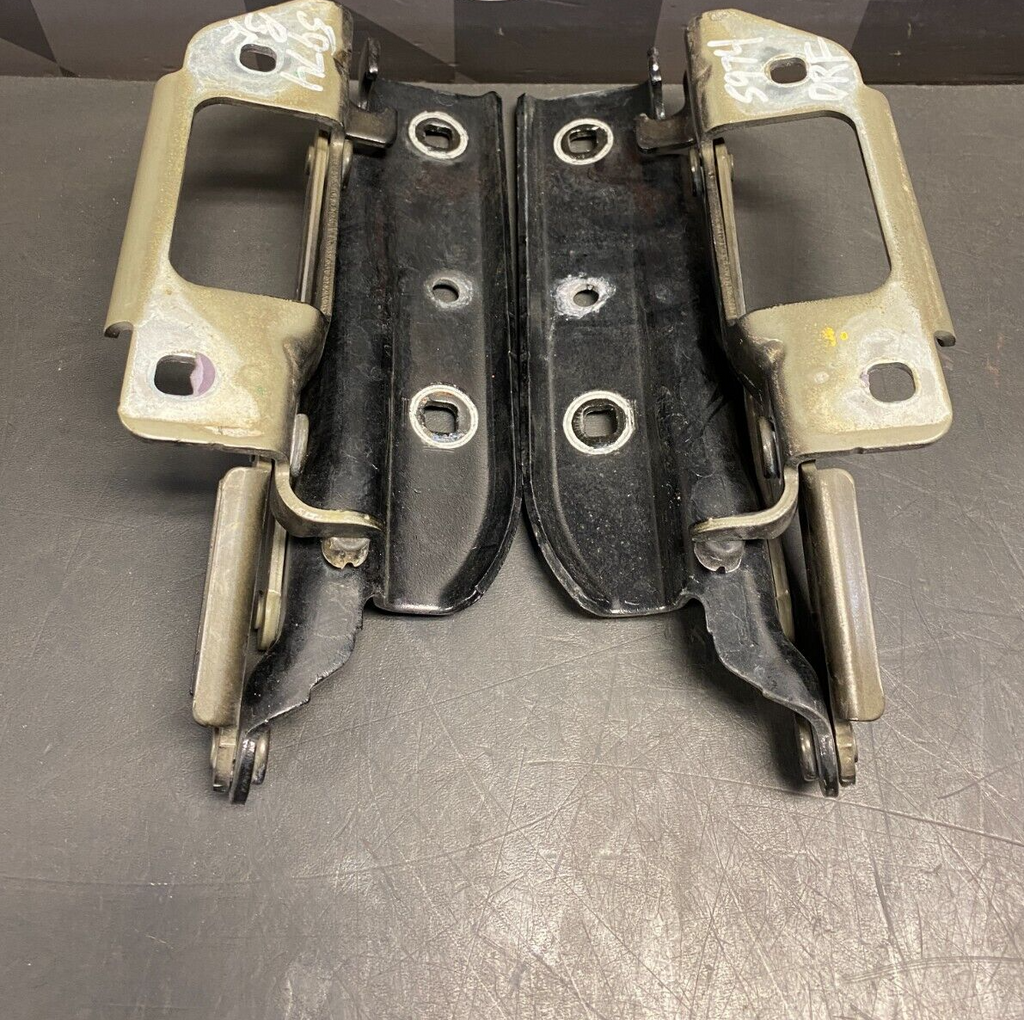 2015 CHEVROLET CAMARO SS OEM HOOD HINGES PAIR DR PS USED