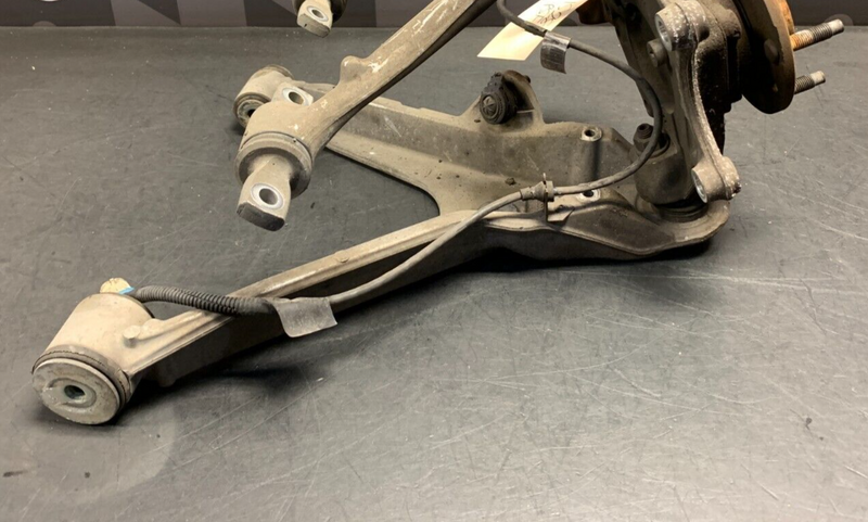 2000 CORVETTE C5 CONVERTIBLE OEM PASSENGER FRONT HUB KNUCKLE CONTROL ARM KNEE